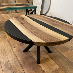 Round epoxy resin walnut/coffee river table black live edge/resin table//Finished with Osmo wax oil//New resin tab