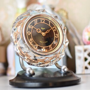 Rare horloge soviétique ancienne en état de fonctionnement//Horloge mécanique//Horloge de bureau en cristal//horloge de table vintage//fabriquée en URSS dans les années 1960//URSS, cristal de marque Majak