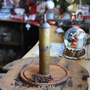Vintage Bronze Coffee Grinder// Old Ottoman Brass Hand Mill//Antique Solid Brass Coffee Mill//Brass coffee grinder//Old Coffee grinder/