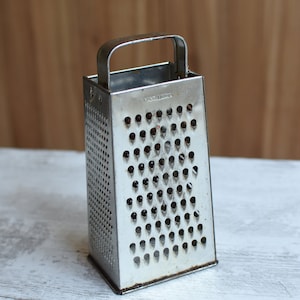 Antique kitchen grater//vegetable grater//potato grater//rustic decoration//home decor//Vintage kitchen decor/vegetable