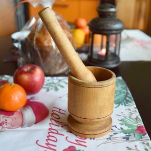 Vintage wooden mortar and pestle//Antique Wood Mortar Pestle/vintage pestle mortar/Primitive Hand Carved Bowl/old mortar//Rustic Home Decor
