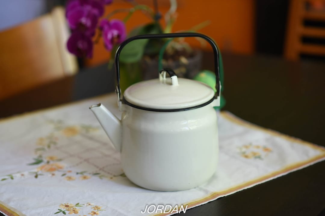 Vintage White Enamel Teapot/rustic Tea Kettle//farmhouse Decor/vintage ...