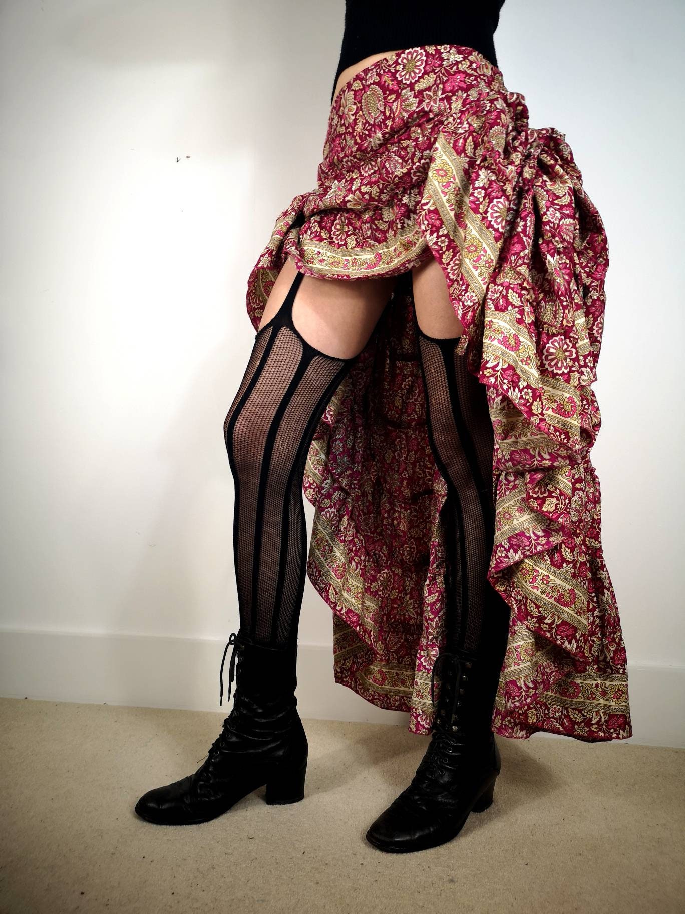 Falda Steampunk, falda pirata, falda asimétrica, falda de encaje