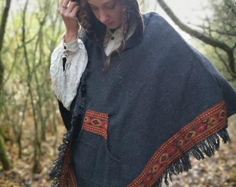 Shire Jedi PONCHO dark grey, soft warm free-size hooded festival fashion
