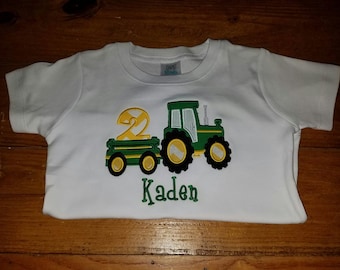 Camisa de cumpleaños del tractor/Cumpleaños de la granja/Aplique de tractor personalizado/Diseño de apliques de tractor/Tractor amarillo y verde/Niños/Fiesta de tractor/Niñas