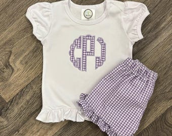 女の子用モノグラムシャツとフリルショーツ/フリルギンガムショーツ/パーソナライズシャツ/女の子用衣装/夏用女の子用衣装