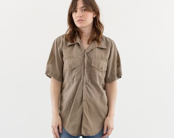 Vintage Worn in Khaki Long Sleeve Button Up Work Shirt | 60s Tan Beige Simple Studio Shirt | Painter Smock | M |