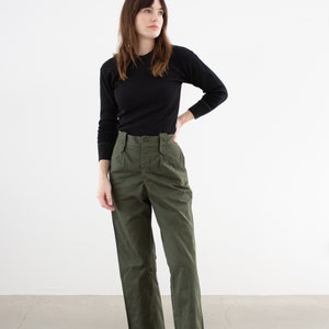 Vintage 28 29 30 Waist Olive Green Herringbone Twill Fatigues Unisex Portuguese Pleat Trousers Portugal Army Pants F526 image 2