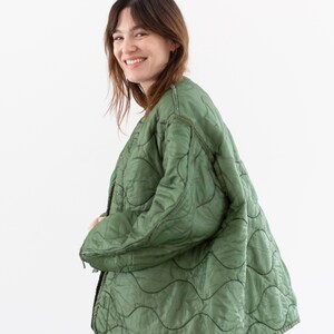 Vintage Green Liner Jacket Unisex Wavy Quilted Nylon Coat L XL LI217 image 5