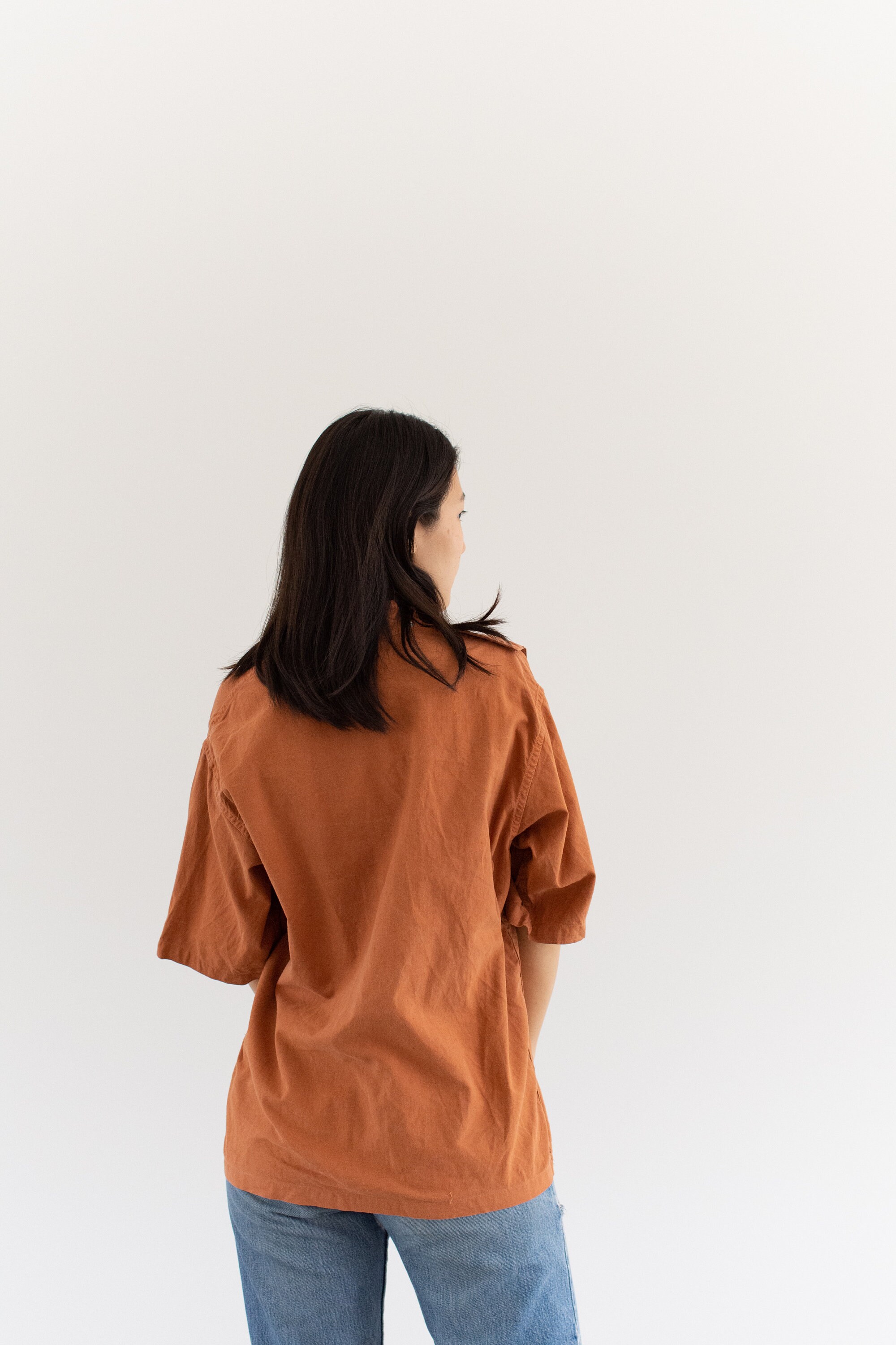 La blouse Weston en brun champignon chemise de peintre surteinte