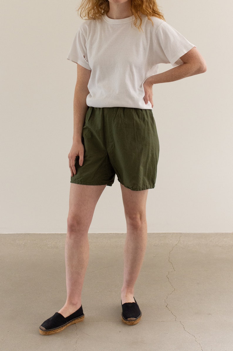 Vintage 20-26 Waist Cotton Poplin Pleat Green Fatigue Shorts Army Shorts Boxers Summer Pajamas XS image 3