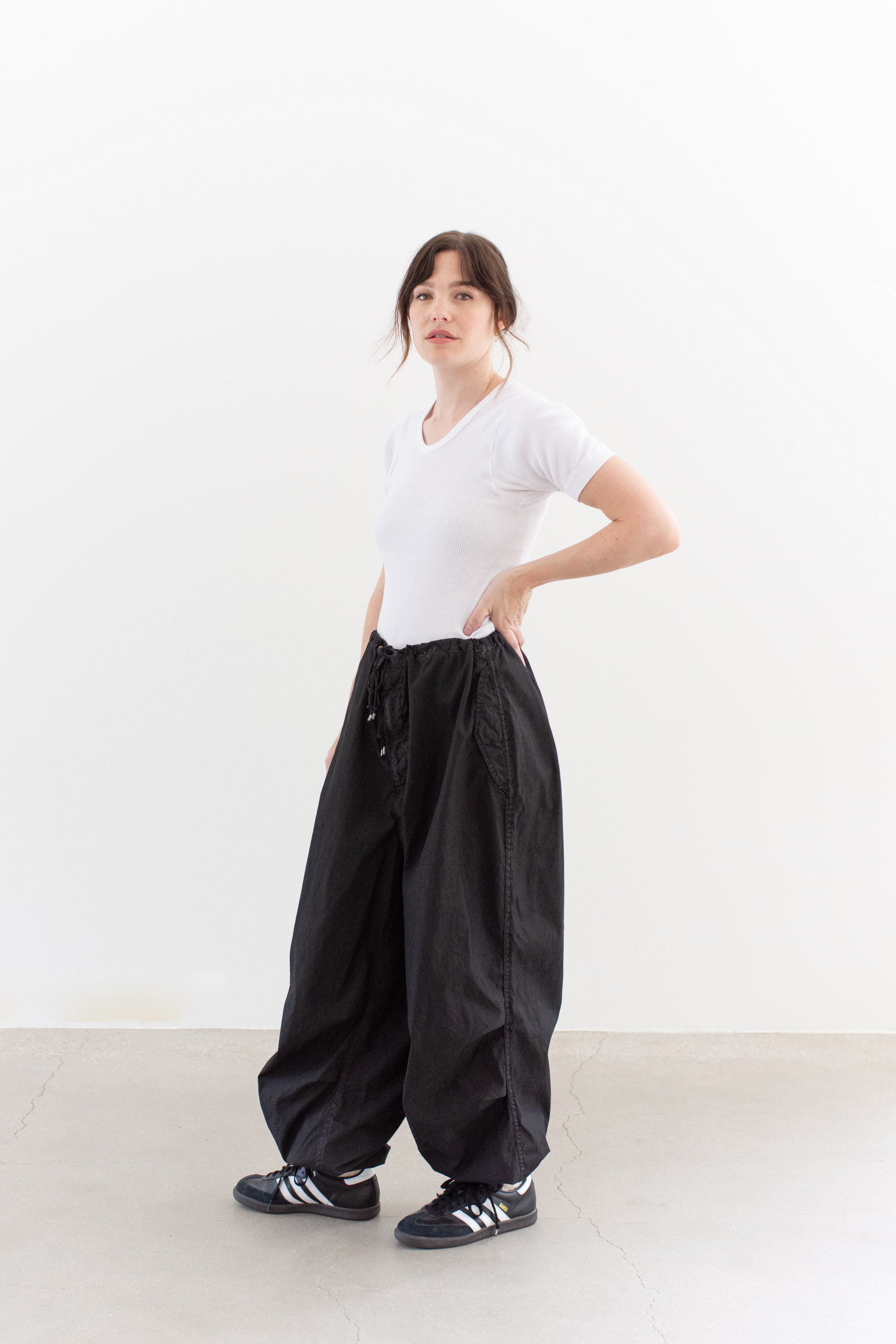 Vintage 28-36 Waist Black Drawstring Parachute Pants Vintage 28-36 Waist Black Drawstring Parachute Pants