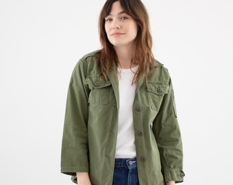 Vintage Olivgrüne Baumwollpopeline Hemdjacke | Kleine Army Jacket Damen Made in USA | XXS XS |