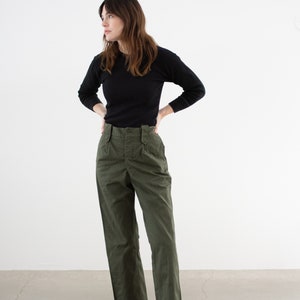 Vintage 28 29 30 Waist Olive Green Herringbone Twill Fatigues Unisex Portuguese Pleat Trousers Portugal Army Pants F526 image 3