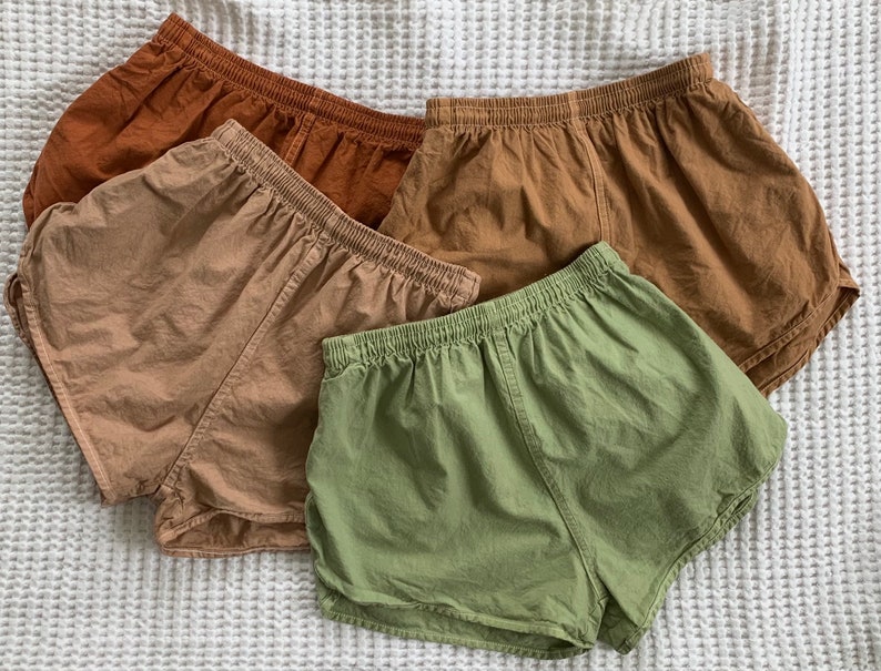 90s Made in France Vintage 24 25 26 27 28 Waist Elastic Cotton Shorts in Almond Brown XS S