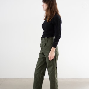 Vintage 28 29 30 Waist Olive Green Herringbone Twill Fatigues Unisex Portuguese Pleat Trousers Portugal Army Pants F526 image 6