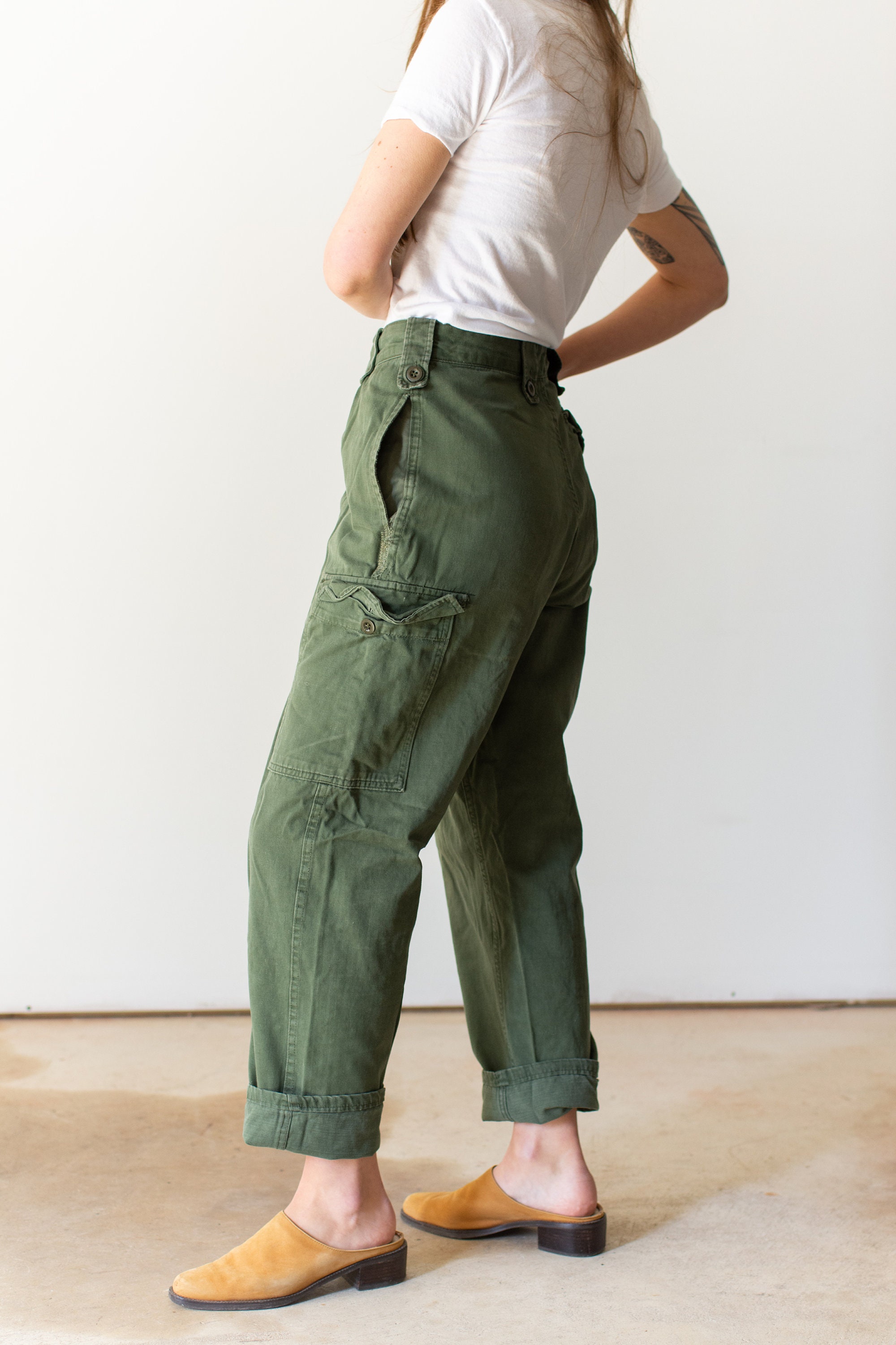 olive green colour cargo pants