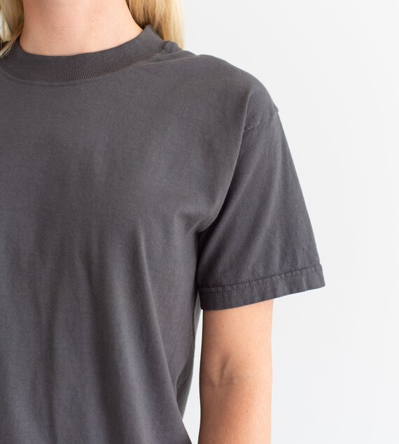 Tシャツ・カットソー GROVE 25hs ELA U-NECK COLLAR T-SHIRT The Toledo Tee | Stone Grey Crew T Shirt | Crewneck Tee