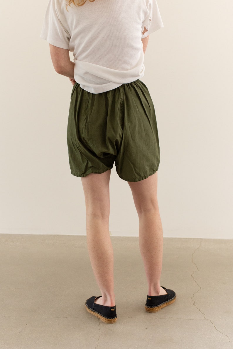 Vintage 20-26 Waist Cotton Poplin Pleat Green Fatigue Shorts Army Shorts Boxers Summer Pajamas XS image 8