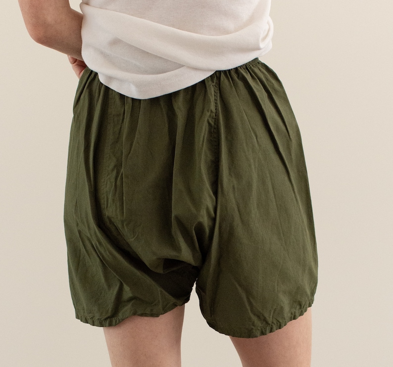Vintage 20-26 Waist Cotton Poplin Pleat Green Fatigue Shorts Army Shorts Boxers Summer Pajamas XS image 9