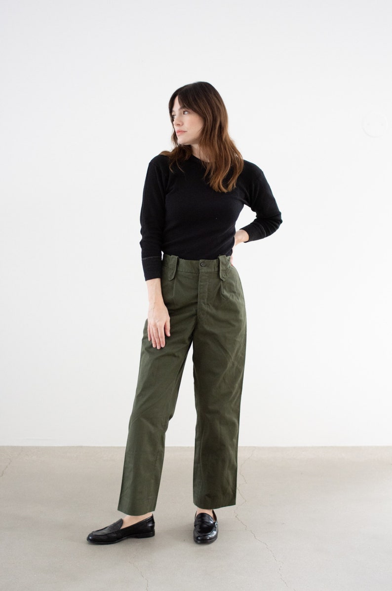 Vintage 28 29 30 Waist Olive Green Herringbone Twill Fatigues Unisex Portuguese Pleat Trousers Portugal Army Pants F526 image 1