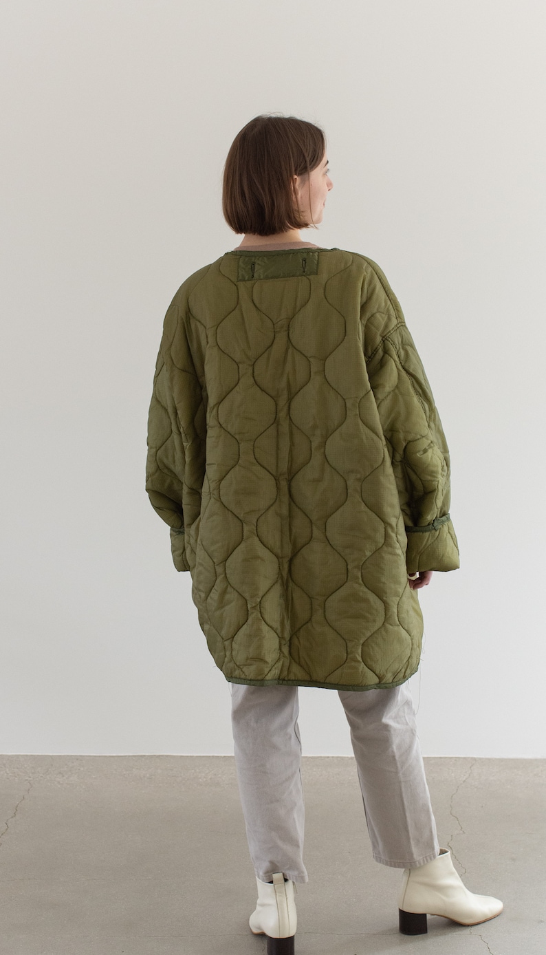 LI014 Vintage Green Liner Jacket White Buttons L XL Quilted Nylon Coat