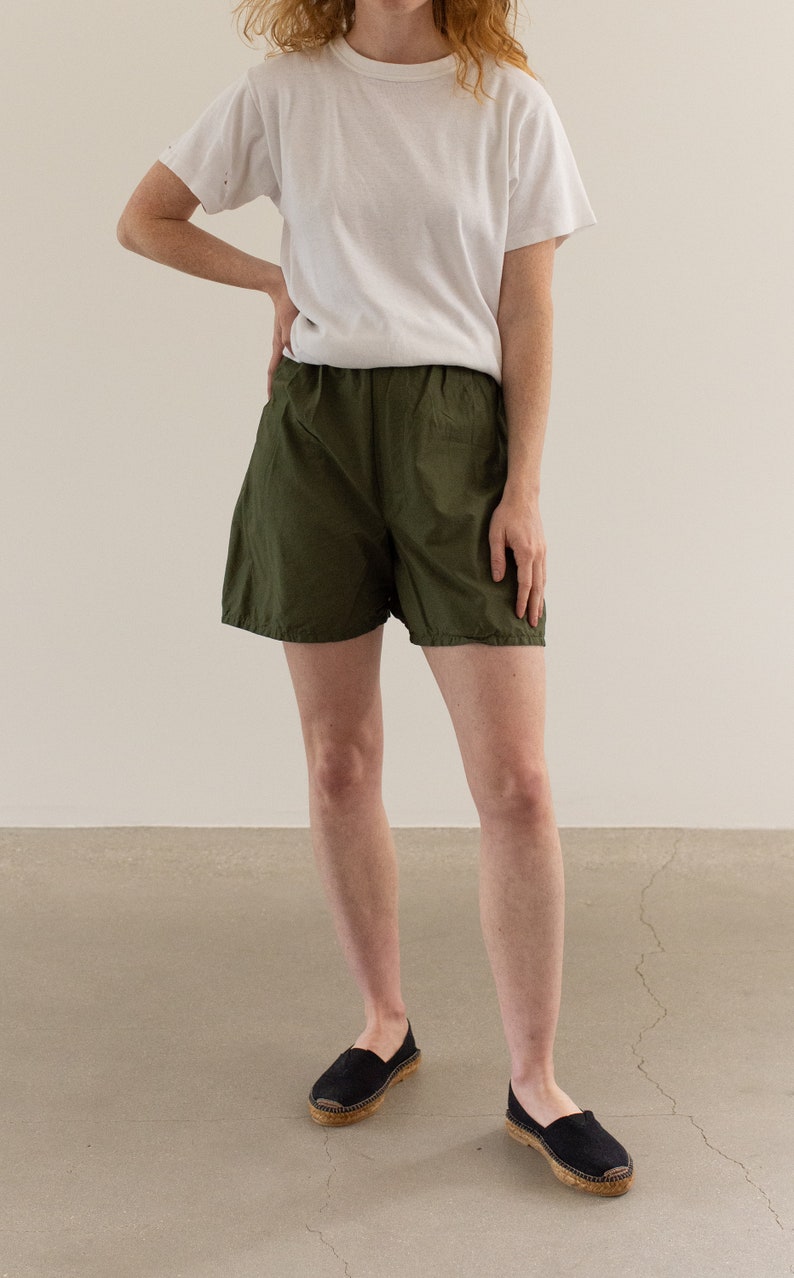 Vintage 20-26 Waist Cotton Poplin Pleat Green Fatigue Shorts Army Shorts Boxers Summer Pajamas XS image 4