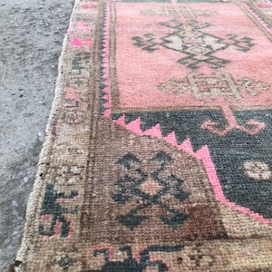 Small Vintage Turkish Rug, Bedside Rug, Small Anatolian Rug, Bath Rug, Door Mat Rug, Bathroom Rug, Entrance Rug, welcomes rugs