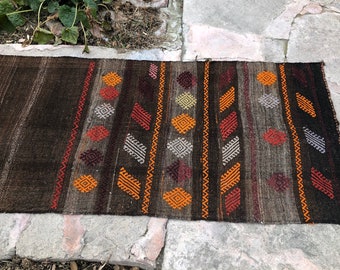 Alfombra Kilim Boho Chic: Alfombra de pasillo de lana marrón (63 x 4,3 cm)
