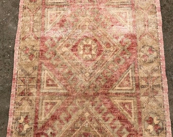 Vintage Turkish Oushak Rug: Small Wool Yastik Mat (1.11x4.11 ft)