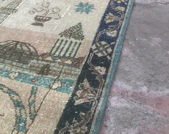 Vintage Handwoven Turkish Prayer Rug: Bohemian Home Decor (3'9x4'11)