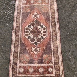 Small Vintage Oushak Turkish Rug: Pastel Door Mat (1’9 x 3’6)
