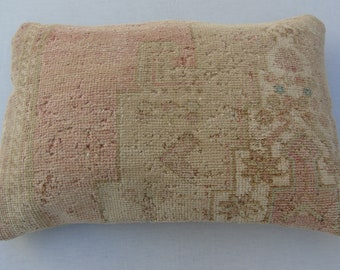 Vintage Turkish Rug Lumbar Pillow Cover: Handmade Wool (16 x 24)