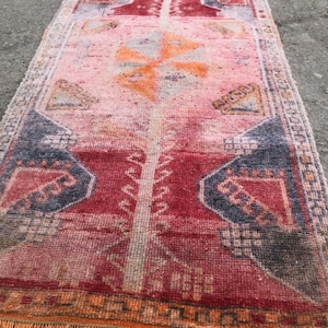 Vintage Turkish Wool Rug: Multi-Colored Anatolian Small Rug (50x91cm)