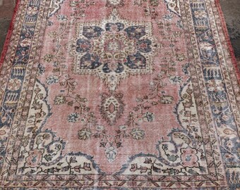 Vintage Oushak Rug: Anatolian Knotted Wool Turkish Carpet (6’2x8’8)