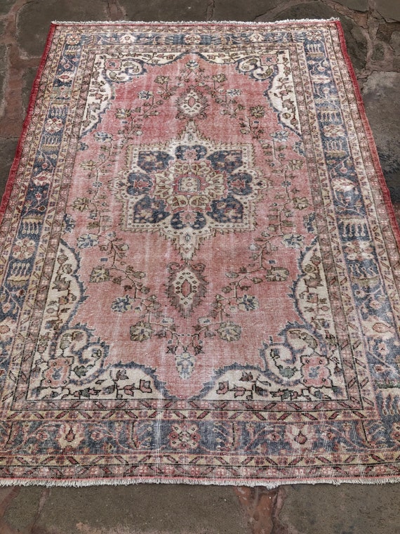 Vintage Oushak Rug: Anatolian Knotted Wool Turkish Carpet (6’2x8’8)