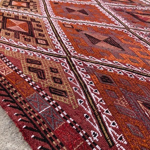 Vintage Turkish Kilim Rug: Handwoven Wool Anatolian Area Rug (5.4 x 7.2)