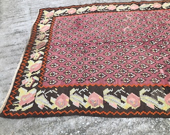 Vintage Turkish Kilim Rug: Handmade Wool Kelim (4’9 x 7’11)