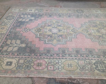 Vintage Turkish Oushak Rug: Bohemian Wool Carpet (3’9 x 7’)
