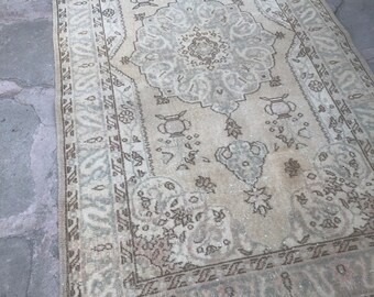 Vintage Turkish Oushak Rug: Bohemian Oriental Wool Rug (3’11 x 7’)