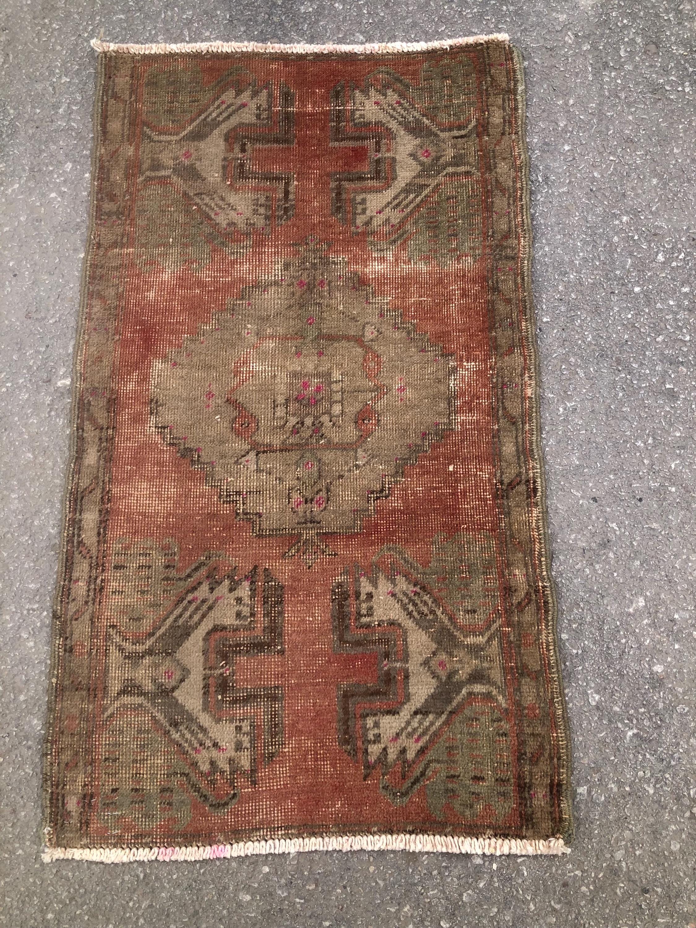 Small Turkish Oushak Rug: Vintage Wool Doormat (1'10 X 3'6) - Etsy