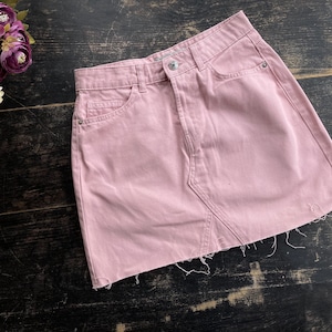 Mini-jupe en jean rose des années 80 - Jupe d&#39;été pour les loisirs - Vêtements de festival en denim vintage - Petite taille pour femme