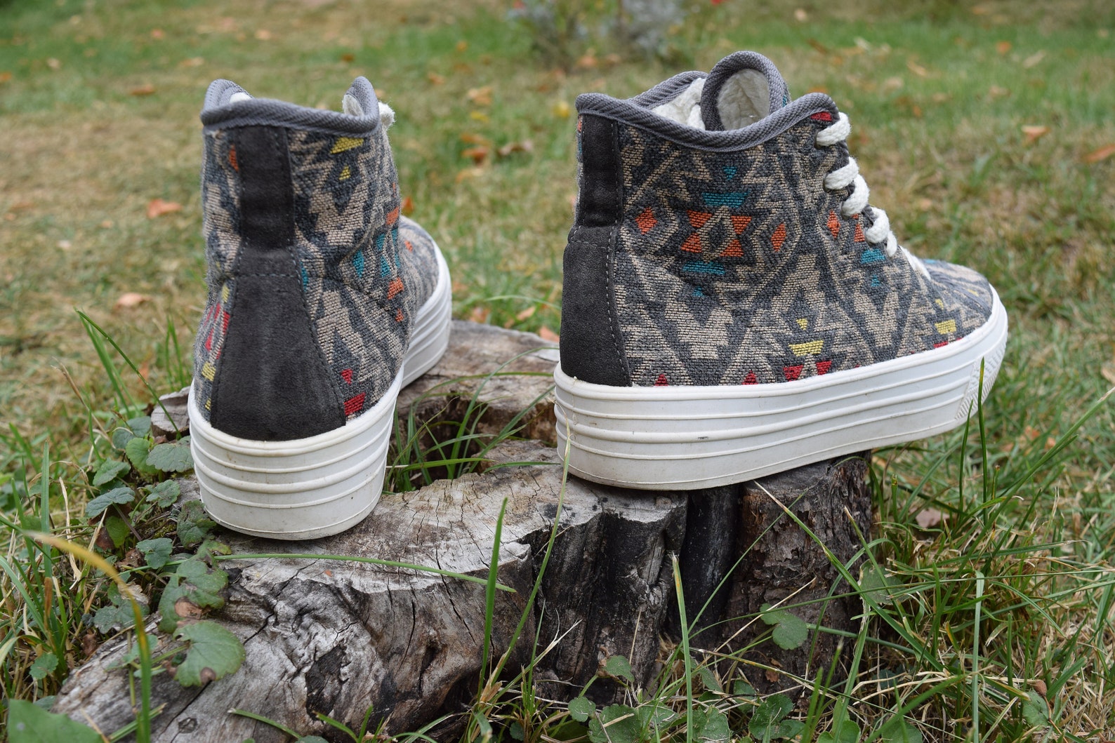 Navojo Aztec Print Men's High Top Shoes