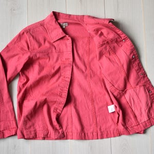 Roze vintage denim jaren 90-jas, retro Y2K papaya-denimoverjas, roze damesjeans, levendig lente- en zomerjack - MEDIUM damesmaat