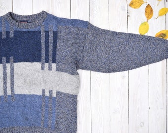 Blue vintage U.K. 80s sweater - Pure new wool geometric pattern pullover - Cozy woolen winter jumper - Men's medium size