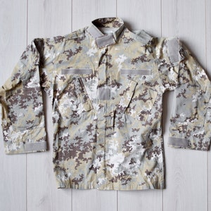 NATO army combat uniform jacket - Desert camouflage military overcoat - Men&#39;s small size
