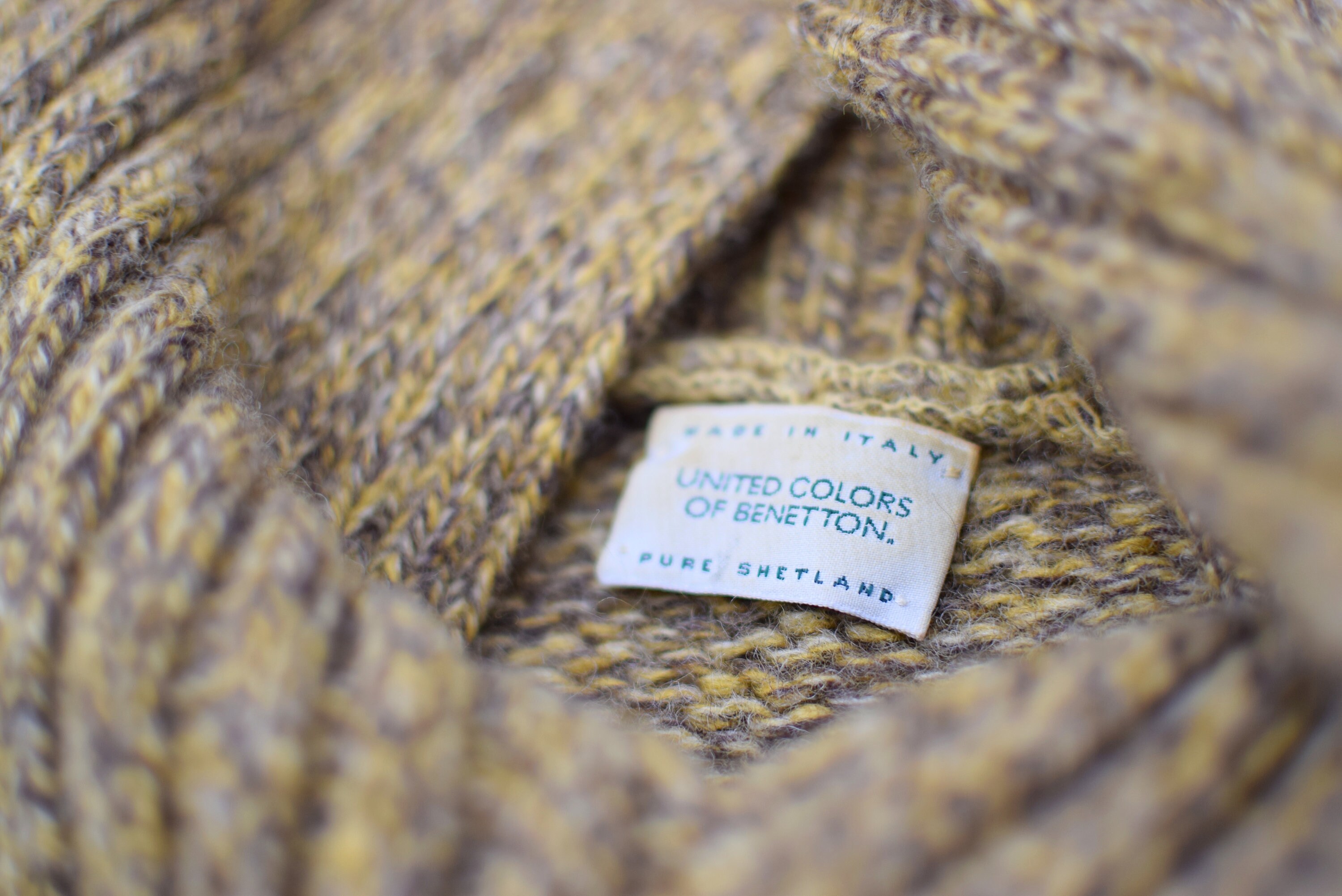 Ojo a este precioso jersey de jacquard en Benetton