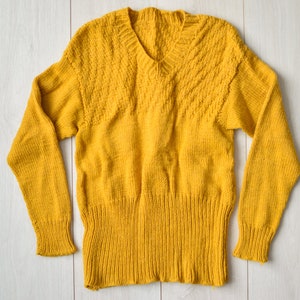 Handmade yellow sweater, vintage retro jumper, 90s wool sweater, pullover jumper, v-neck sweater, women&#39;s size S/M