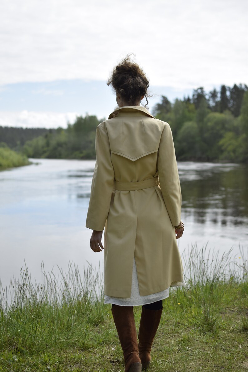 Charming vintage 70s trench coat Minimalist fashion example midi coat Beige women's autumn dust coat image 6