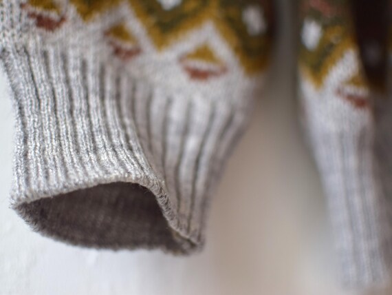 Knitted nordic native pattern sweater, Cozy winte… - image 3